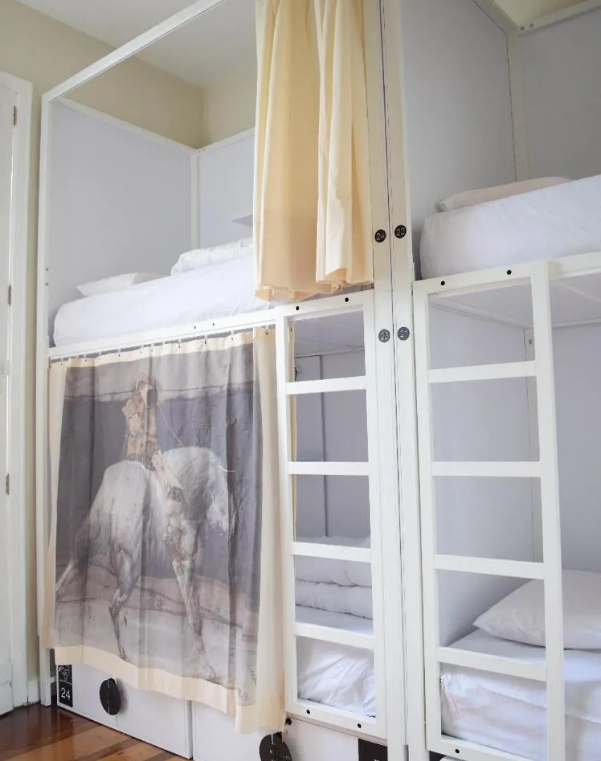 ゲストハウス Nomad Hostelメデジン
